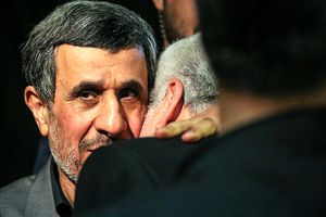 کسی نمی تواند درباره تصمیم رهبری برای عضویت احمدی نژاد در مجمع، تعیین تکلیف کند