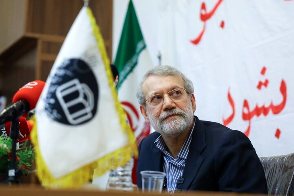 علی لاریجانی باید سالها قبل در جایگاهی می‌ایستاد که امروز است/ دوباره به سیاست بازگشته تا تعادل ایجاد کند/ کنایه‌گویی فقط از خودش بر‌می‌آید 