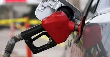 بنزین ۵ هزارتومانی به تعویق افتاد