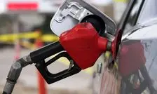 بنزین ۵ هزارتومانی به تعویق افتاد