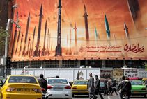 گاردین: ایران و اسرائیل را از جنگ بزرگ دور کنید