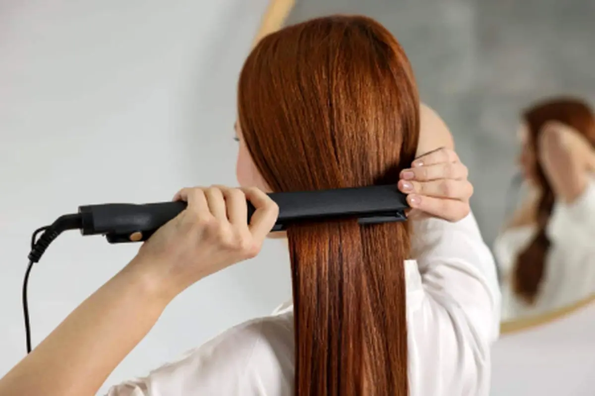 با این نکات حرفه‌ای، عمر اتوی موی خود را چند برابر کنید