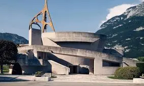 زیبایی «خشن» متفاوت‌ترین کلیساهای اروپا