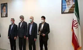 فولاد اکسین خوزستان برای ۳ سال متوالی موفق به دریافت تندیس صنعت سبز شد