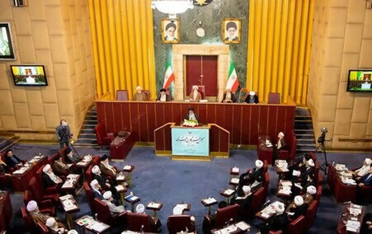 خبرگان و انتخاب رهبر جدید؛ از گزارش‌های رسمی فارس تا هشدار پسر مصباح یزدی درباره شورایی شدن رهبری