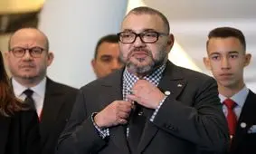 پادشاه مراکش در حال مستی در خیابان‌های پاریس!/ ویدئو

