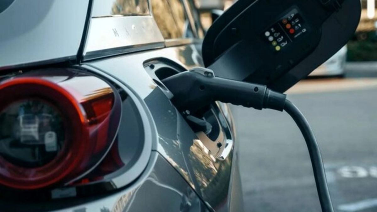 تعرفه خودروهای «هیبریدی و برقی» بدون تغییر باقی ماند