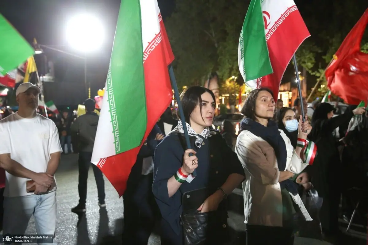 «حجاب» دوباره مسئله شد؛ روزنامه شهرداری تهران: چرا دادستانی و پلیس وارد عمل نمی‌شوند؟

