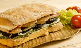 ساندویچ خاص و خوشمزه با بادمجان