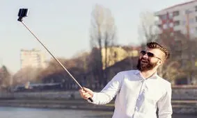 سلفی بگیرید و از حس و حال خود پس از باخبر شدن از حمله ایران بگویید/ ویدئو