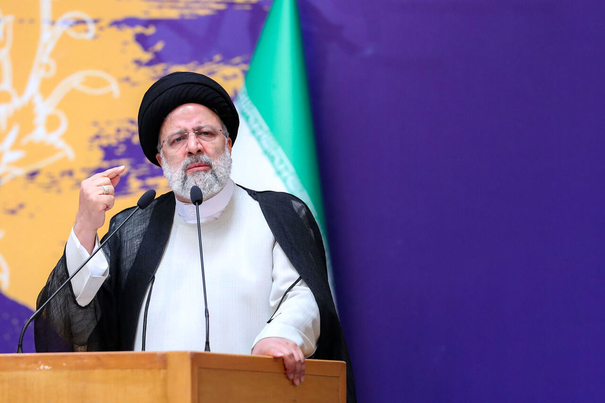 رئیسی: در تحقق علوم انسانیِ ترازِ انقلاب اسلامی عقبماندهایم