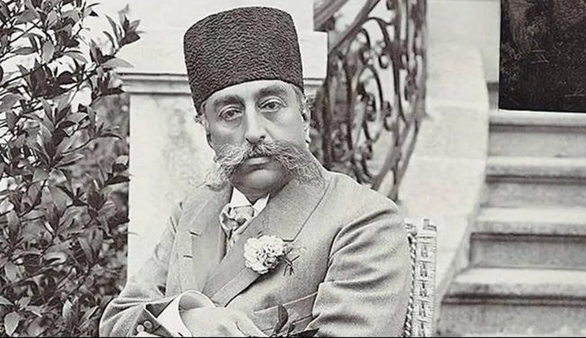 سفر به ایران قدیم؛ «مظفرالدین شاه» 11 ساله در کنار نقاشی پدرش 