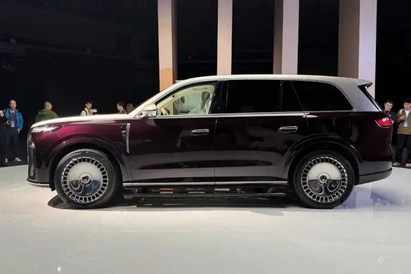 تقلید برند وارداتی ایران از مرسدس بنز / رقابت با شاسی‌بلندهای لوکس