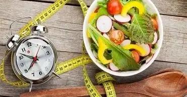 چرا با کم خوردن باز هم چاق می‌شویم؟