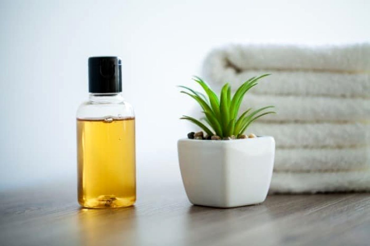 روغن خراطین چیست؟ / ۵ خاصیت روغن خراطین و نحوه مصرف آن / تشخیص اصل بودن