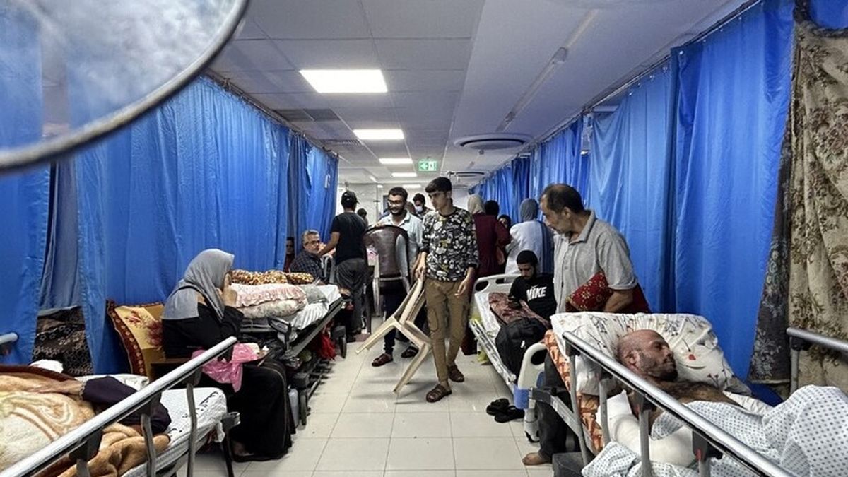  اشغالگران صهیونیست از پزشکان و آوارگان در بیمارستان شفا به عنوان سپر انسانی استفاده می کنند