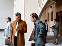 جهان برای ‌هاتف‌ها مبهم است/ آیا نخبه‌ها در عمل حمایت می‌شوند؟

