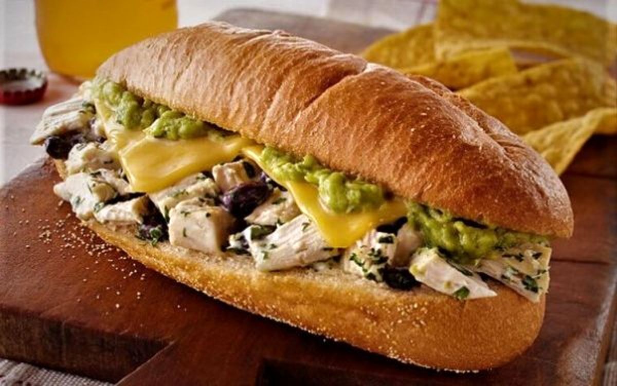 طرز تهیه ساندویچ مرغ و پنیر خامه ای
