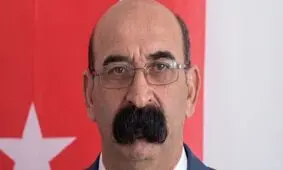 سبیل جنجالی سیاستمداری که برایش رای آورد