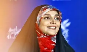 طعنه مژده لواسانی مجری تلویزیون به محمدرضا گلزار