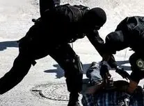 لحظهٔ دستگیری متهم متواری؛ خانواده‌ها خواستار مجازات بازدارنده شدند/ ویدئو