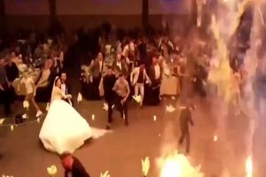 تصاویر لحظات اولیه شروع آتش‌سوزی عروسی مرگبار عراق/ ویدئو