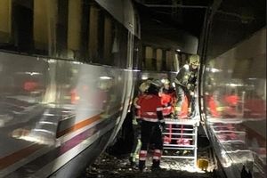 برخورد ۲ قطار مسافربری در جنوب اسپانیا