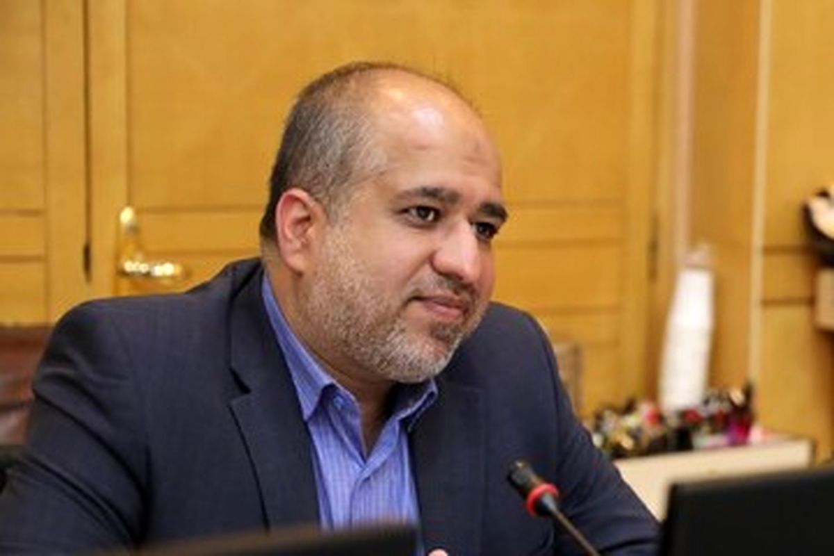 افشاگری خضریان درباره رانت در برخی مناصب دولتی؛ الیاس حضرتی دامادش را با معدل ۱۲ به یک شرکت بین‌المللی می‌برد/ ویدئو