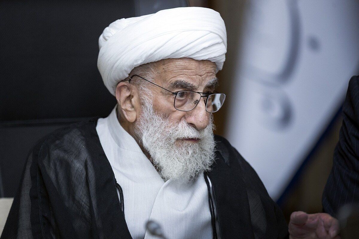 برگزیدگان مردم باید اولویت اصلی شان چارهاندیشی برای حل مشکلات کشور باشد