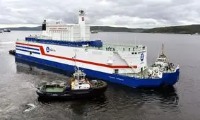 پوتین نیروگاه هسته‌ای شناور می‌سازد