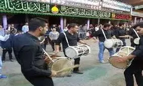 اجرای مراسم دمام زنی در تشییع شهدای اقتدار/ ویدئو