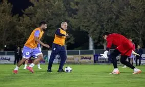 ویدئویی از حضور پزشکیان در اردوی بازیکنان تیم ملی فوتبال و پا به توپ شدنش