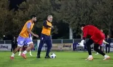 ویدئویی از حضور پزشکیان در اردوی بازیکنان تیم ملی فوتبال و پا به توپ شدنش