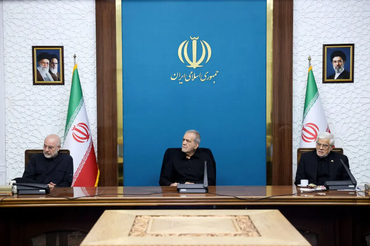 پزشکیان: همه دستگاه ها برای حضور مردم در مراسم وداع و تشییع رهبر شهید انقلاب تلاش کنند