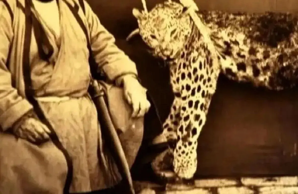 سفر در زمان؛ تصویری از «رحیم کن‌کن» لات نزولخوری که در دربار قاجار کار می‌کرد 