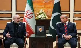  تصاویری از دیدار نخست‌وزیر پاکستان با محمدباقر قالیباف/ عکسی از پیکسل نصب شده روی لباس اعضای تیم مذاکره کننده ایران در پاکستان 