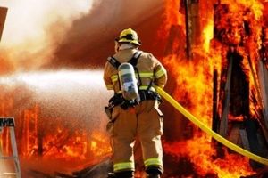 پسر 4 ساله بازیگوش خانه شان را آتش زد