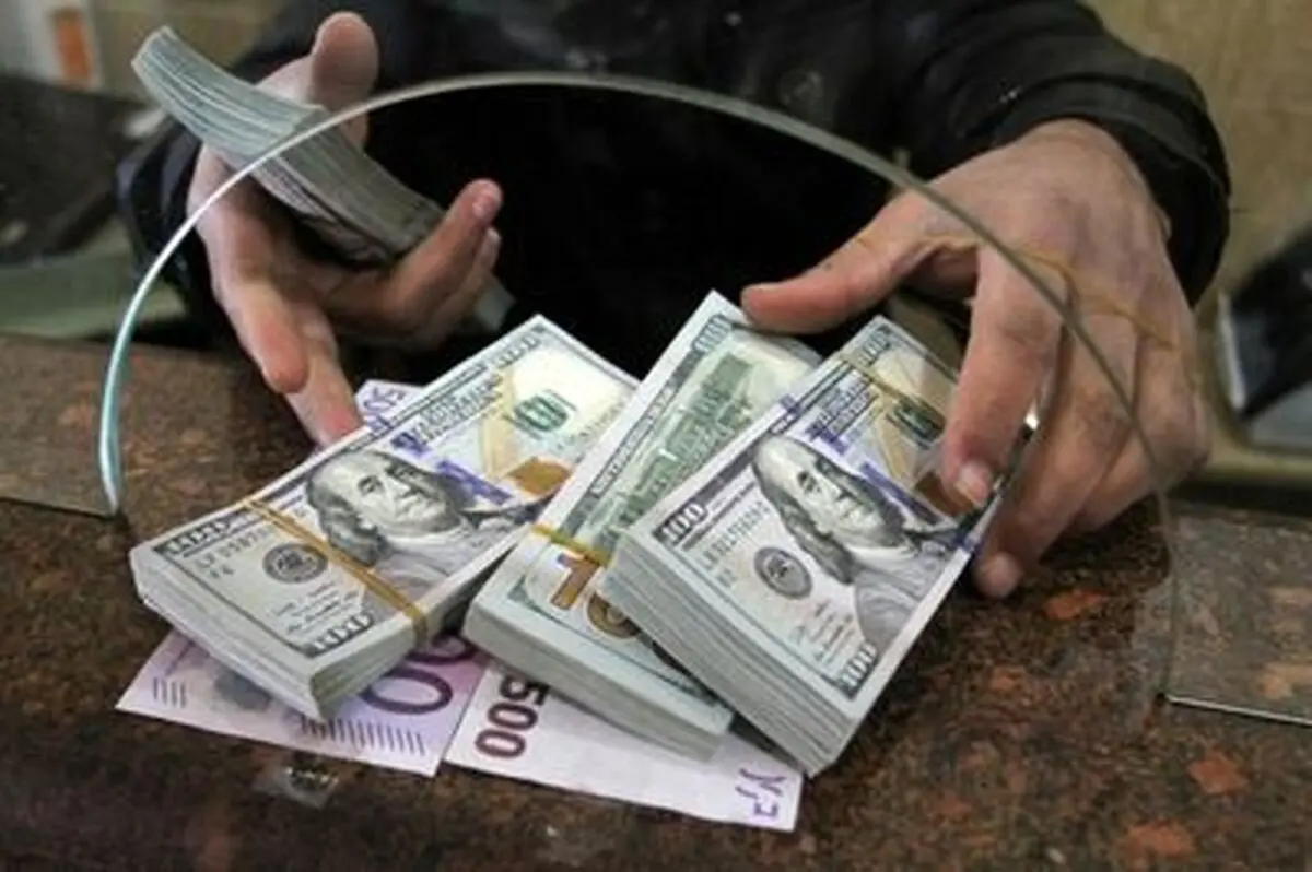 ثبات قیمت دلار در صرافی ها

