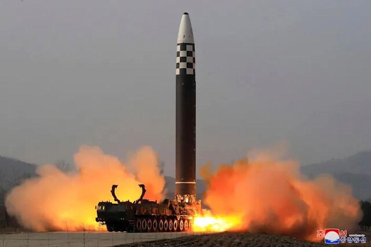 سئول: کره شمالی ۳ موشک بالستیک به دریای ژاپن شلیک کرد