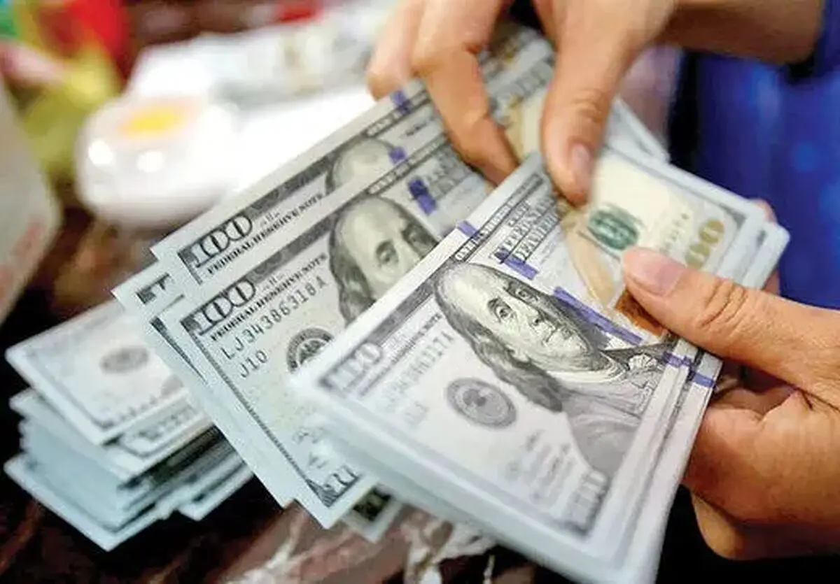 دلار در آستانه ۱۴۰ هزار تومان؛ بازار ارز ملتهب‌تر شد