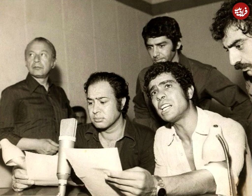 Gavaznha_Dubbing_1974_-_From_Right_Masoud_Kimiai__Behrouz_Vossoughi__Faramarz_Gharibian__Hossein_Erfani__Ali_Kasmayi (1)_11zon