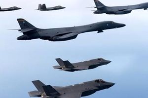 توکیو: آمریکا به سرعت به تهدیدات موشکی کره شمالی پاسخ می‌دهد