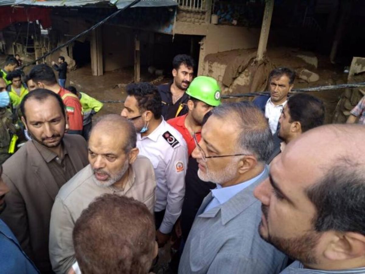 حضور زاکانی در گل و لای امام زاده داوود حاشیه‌ساز شد