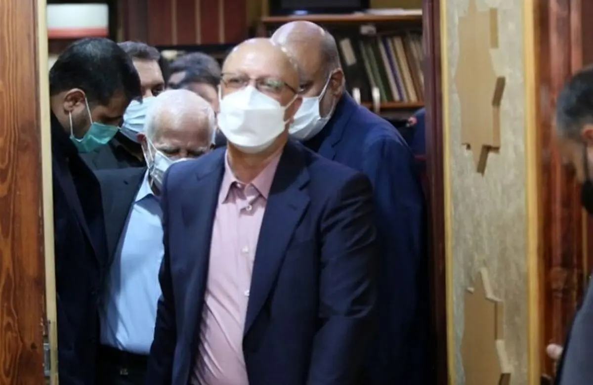 وزیر علوم برای گفت‌ وگو با دانشجویان معترض وارد دانشگاه شریف شد