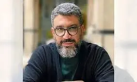 دختر رضا رشیدپور در کنار پدر و مادرش