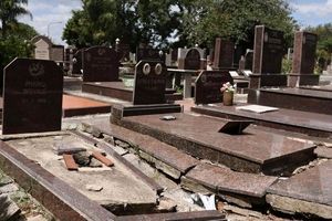 تخریب ۱۰۰ قبر در گورستان مسلمانان در پایتخت آرژانتین