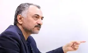 سیستم فلج شده و هیچ مسئله‌ای را دیگر حل نمی‌کند/ تثبیت قیمتها نشود و ناآرامی ها ادامه پیدا کند، شاید یکی دو ماه آینده یک تحول سیاسی در کشور اتفاق بیفتد/ رأس قدرت ممکن است خودش راضی باشد به ظهور بناپارت از درون حکومت