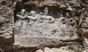 نقش برجسته سراب بهرام تخریب نشده است