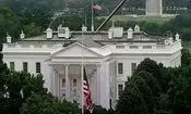 دستور ترامپ برای نیمه افراشته شدن پرچم آمریکا