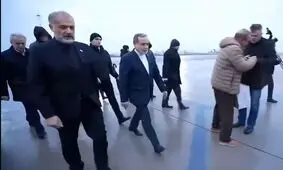  استقبال از عراقچی در فرودگاه سن‌پترزبورگ روسیه مطابق پروتکل ها بود؟/ ویدئو